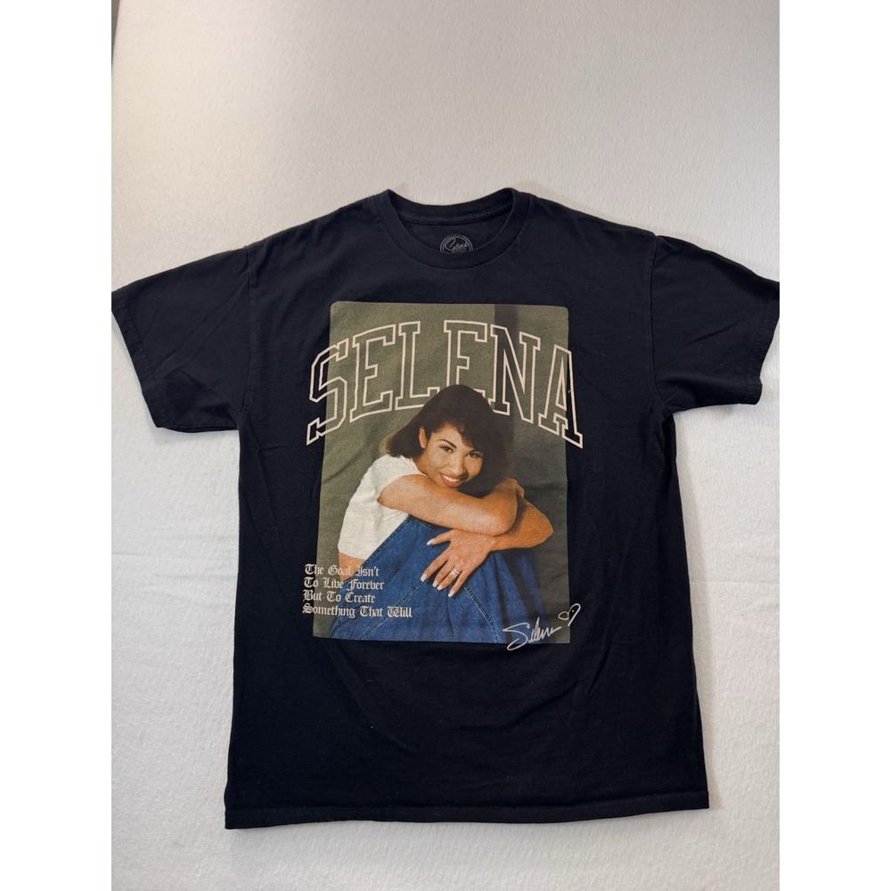 Official Selena Sitting Graphic T Shirt Unisex Medium Black Short Sleeve EUC